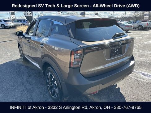 Used 2025 Nissan Kicks SV AWD/4WD image 9