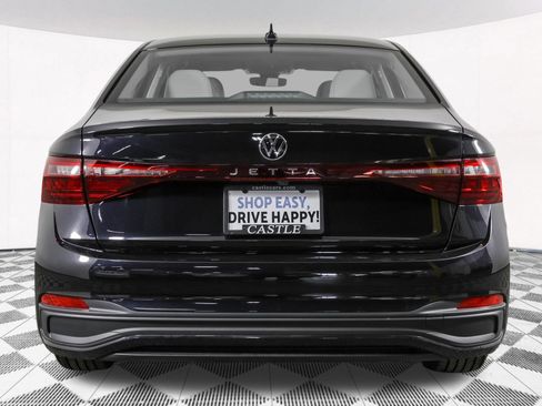 Used 2025 Volkswagen Jetta SE w/ Sunroof Package FWD image 19