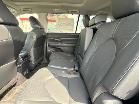 New 2026 Toyota Grand Highlander FWD image 30