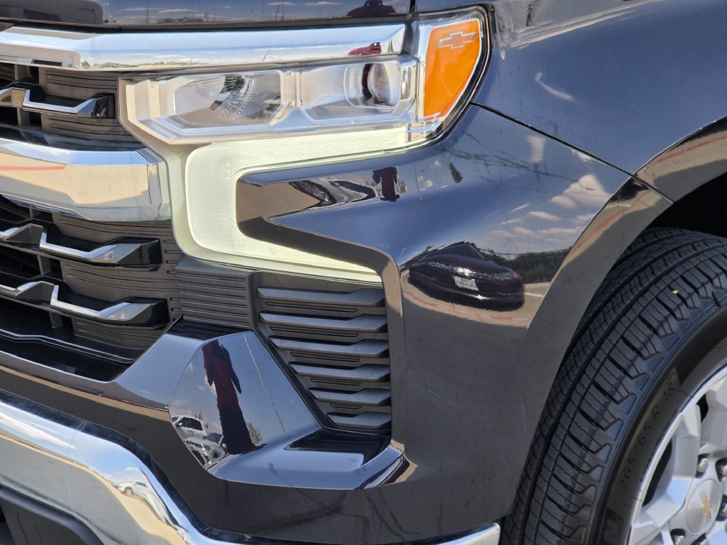 Used 2023 Chevrolet Silverado 1500 LT AWD/4WD image 6