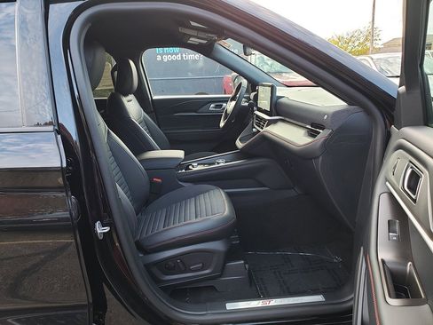 New 2026 Ford Explorer ST-Line w/ ST-Line Street Pack image 18