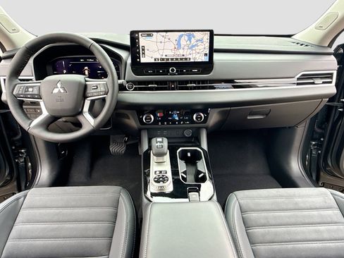 New 2026 Mitsubishi Outlander SE AWD/4WD image 3