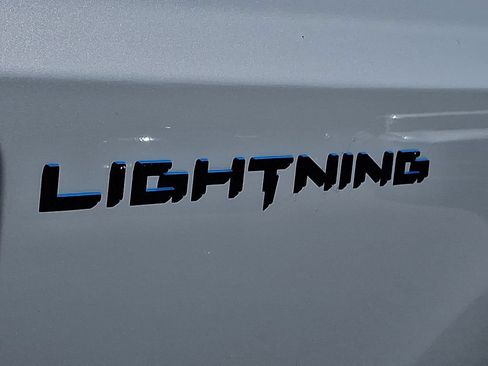 Used 2025 Ford F150 Lightning Flash AWD/4WD image 33