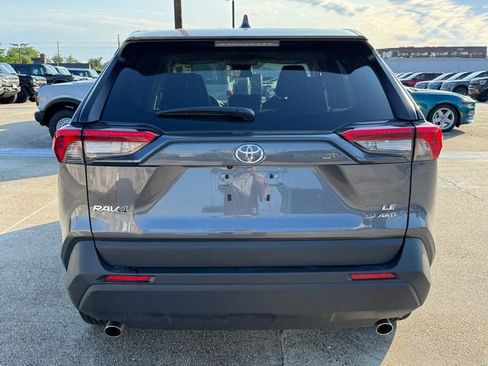 Used 2025 Toyota RAV4 LE AWD/4WD image 4