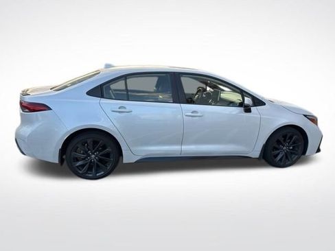 Used 2025 Toyota Corolla XSE FWD image 3