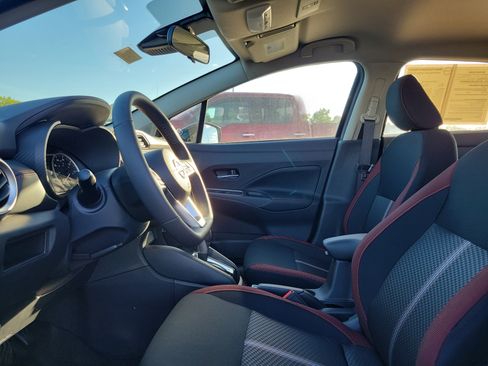 Used 2025 Nissan Versa SR w/ Trunk Package image 15