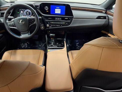 Certified 2025 Lexus ES 300h w/ Premium Package FWD image 14