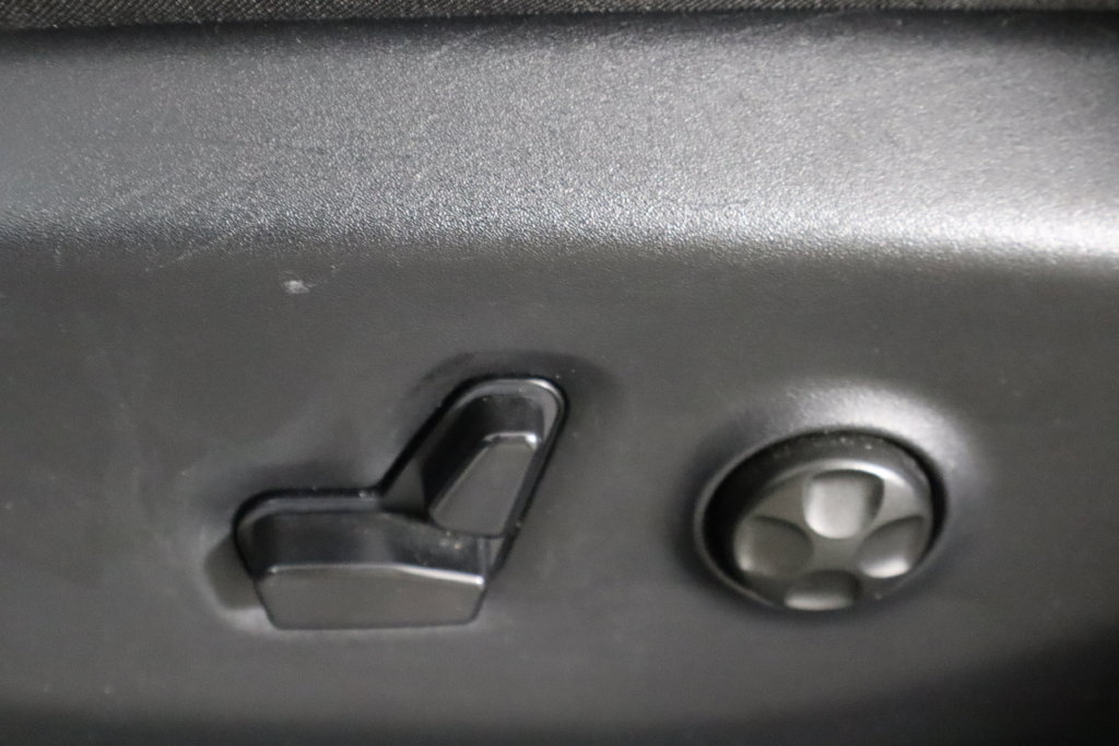Used 2025 Chrysler Pacifica Select FWD image 25
