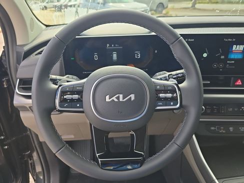 New 2026 Kia Carnival LXS FWD image 29