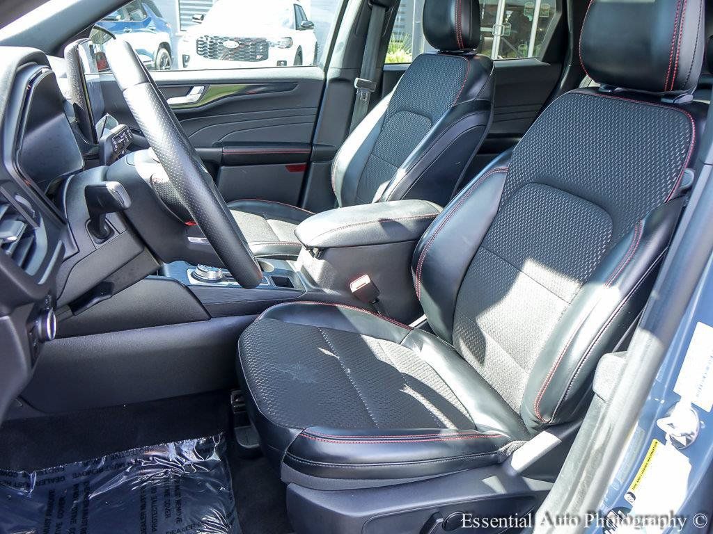 Used 2024 Ford Escape ST-Line w/ Tech Pack #1 AWD/4WD image 11