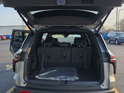 Used 2024 Chevrolet Traverse Z71 w/ LPO, Floor Liner Package AWD/4WD image 14