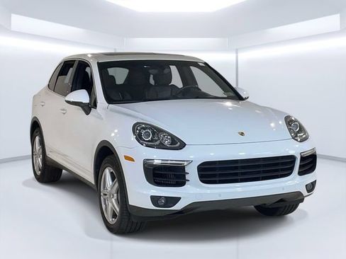 Used 2015 Porsche Cayenne S AWD/4WD image 9