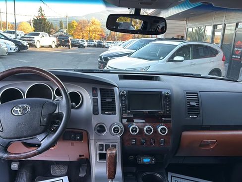 Used 2010 Toyota Tundra Limited image 7