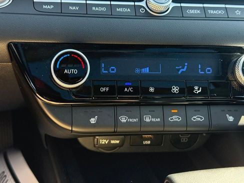 Used 2025 Hyundai Elantra Limited FWD image 25