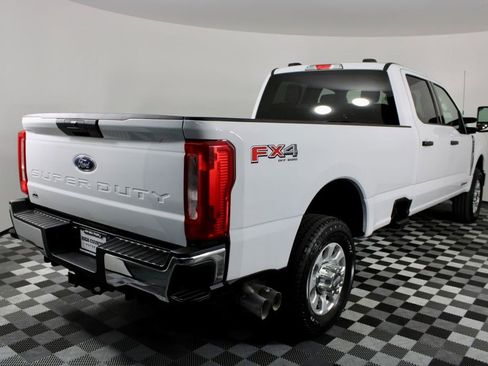 Used 2023 Ford F350 XLT w/ FX4 Off-Road Package image 8