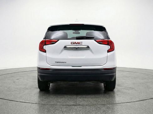 Used 2024 GMC Terrain SLE FWD image 7