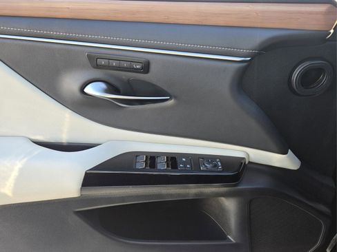 Certified 2025 Lexus ES 350 w/ Premium Package image 25