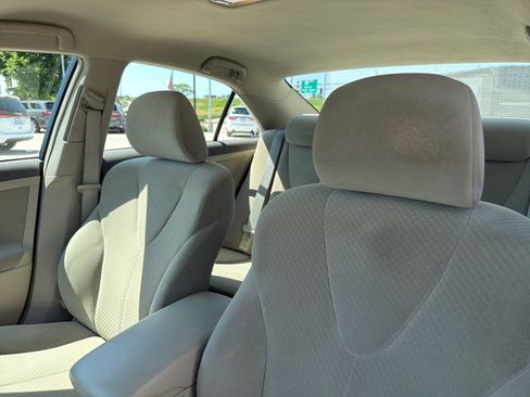 Used 2009 Toyota Camry LE FWD image 18