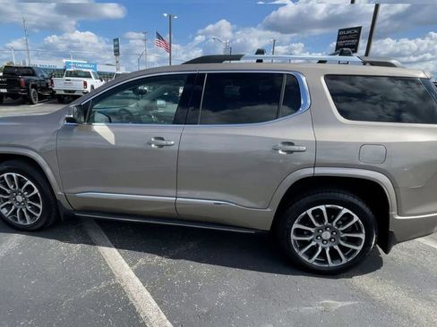 Used 2022 GMC Acadia Denali w/ Denali Ultimate Package image 7