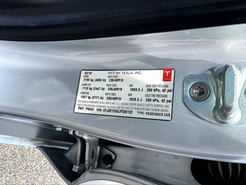 Used 2018 Tesla Model 3 Long Range RWD image 17
