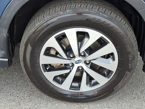 Used 2021 Subaru Outback Premium image 8