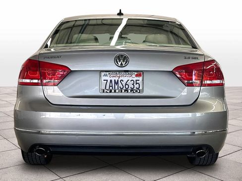 Used 2013 Volkswagen Passat 3.6 SEL Premium FWD image 8