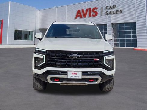 Used 2025 Chevrolet Suburban Z71 AWD/4WD image 2