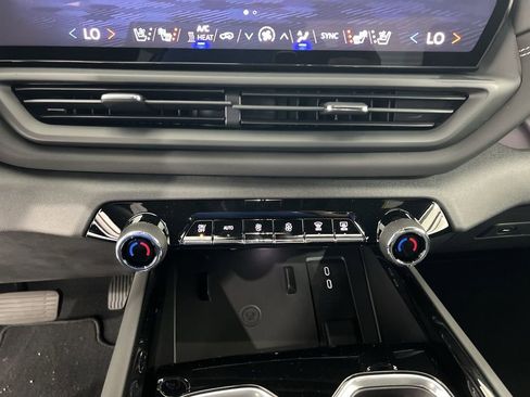 New 2025 Chevrolet Silverado EV LT image 15