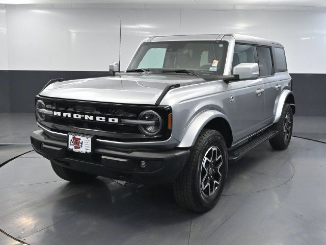 Used 2023 Ford Bronco Outer Banks AWD/4WD image 9