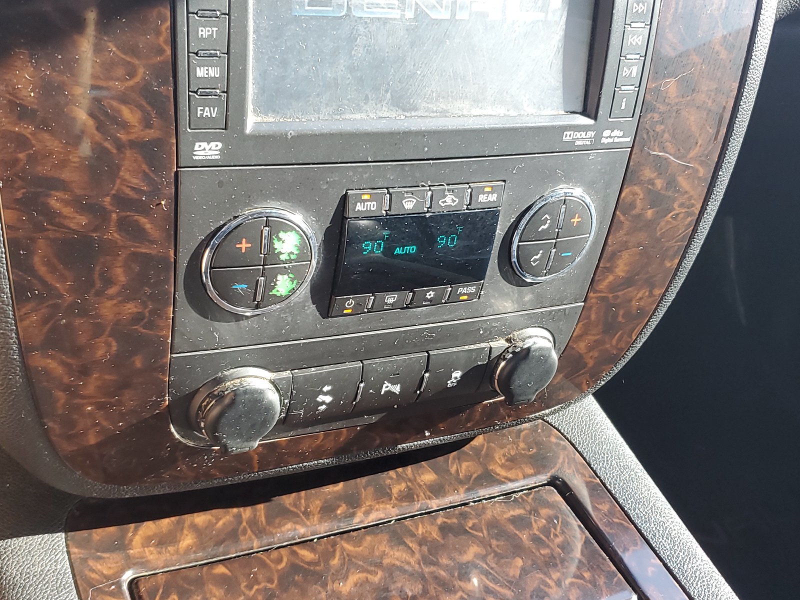 Used 2012 GMC Yukon XL Denali AWD/4WD image 30