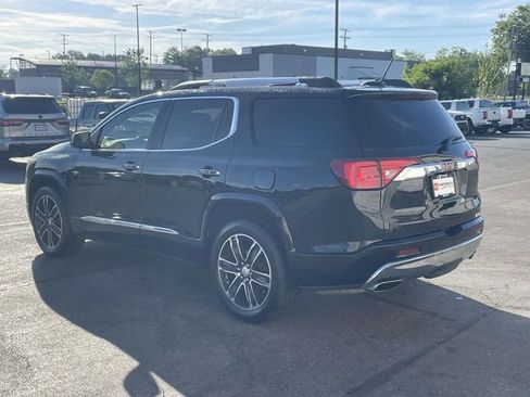 Used 2017 GMC Acadia Denali w/ Technology Package FWD image 4