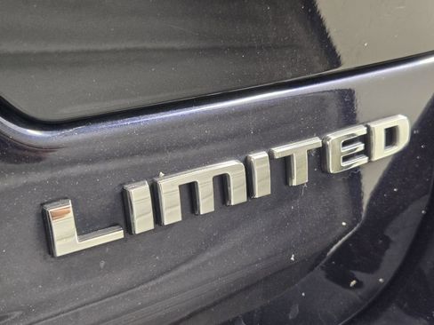 Used 2023 Jeep Grand Cherokee Limited AWD/4WD image 11