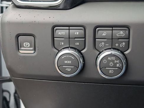 New 2026 GMC Sierra 2500 Denali w/ Denali Reserve Package AWD/4WD image 16