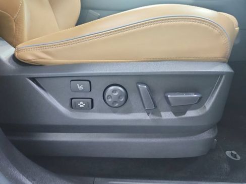 Used 2025 INFINITI QX80 Sensory AWD/4WD image 40