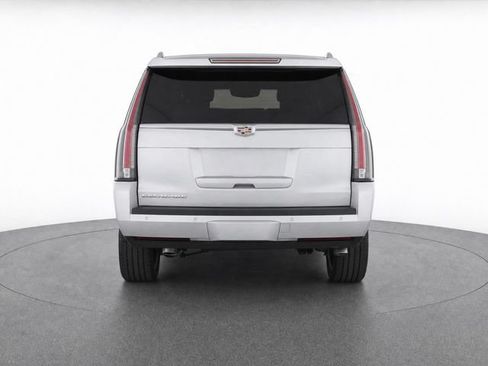 Used 2020 Cadillac Escalade Luxury AWD/4WD image 7