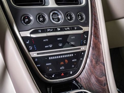 Used 2017 Aston Martin DB11 V12 RWD image 29