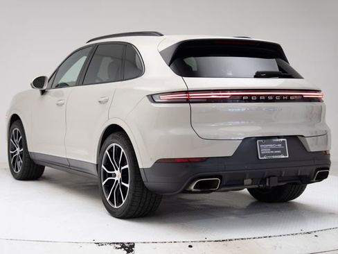 Certified 2026 Porsche Cayenne AWD/4WD image 3