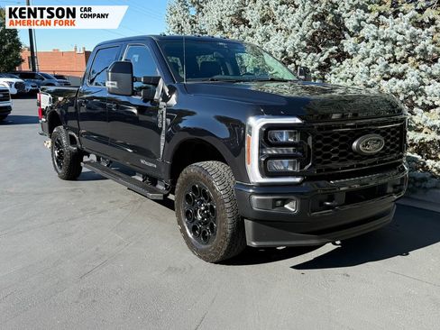 Used 2025 Ford F350 Lariat w/ Black Appearance Package image 13