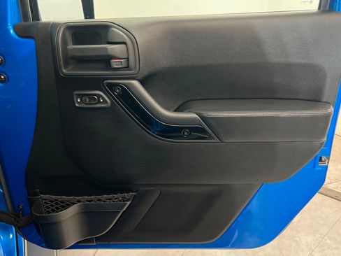 Used 2014 Jeep Wrangler Altitude image 24