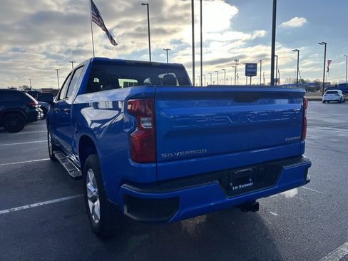 Used 2025 Chevrolet Silverado 1500 Custom image 6