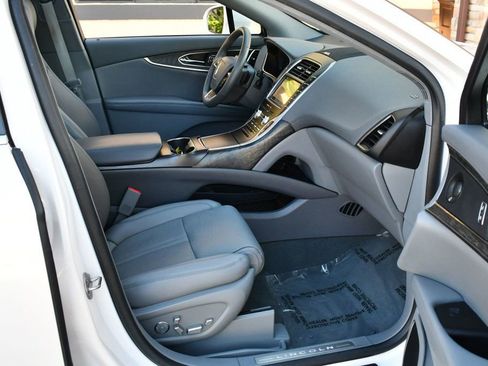 Used 2019 Lincoln Nautilus Reserve image 19