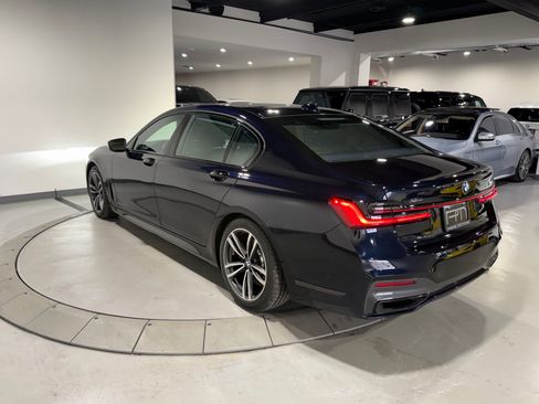 Used 2022 BMW 740i xDrive w/ M Sport Package AWD/4WD image 18