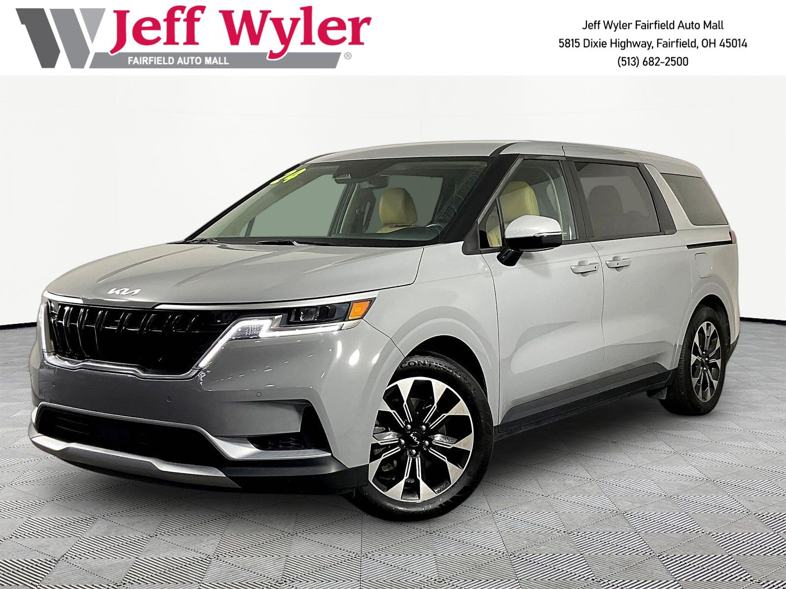 Used 2024 Kia Carnival EX FWD image 1