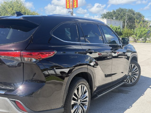Used 2020 Toyota Highlander Platinum FWD image 8