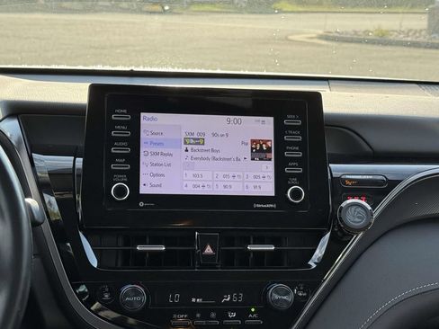 Used 2023 Toyota Camry SE FWD image 10