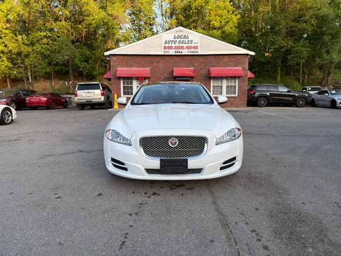 Used 2013 Jaguar XJ L Portfolio AWD/4WD image 2