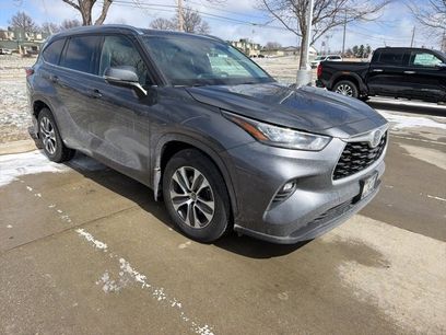 Used 2020 Toyota Highlander XLE