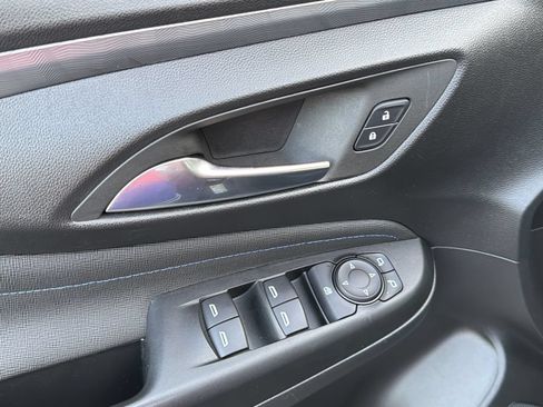 Used 2025 Buick Envista Sport Touring w/ Convenience I Package FWD image 22