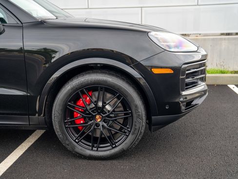 New 2026 Porsche Cayenne S AWD/4WD image 9