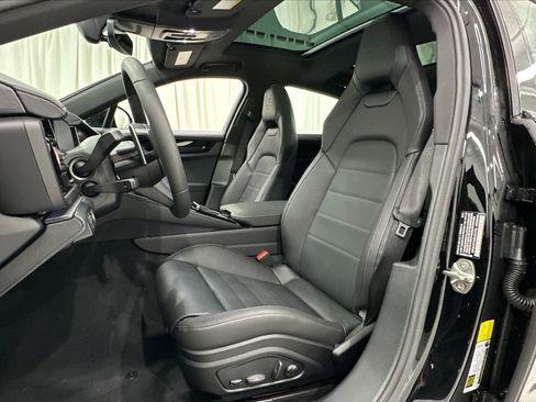 New 2025 Porsche Panamera image 29